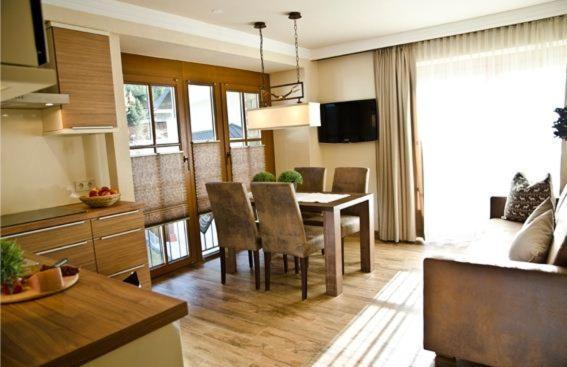 Hotel Garni Caroline Ischgl Kültér fotó
